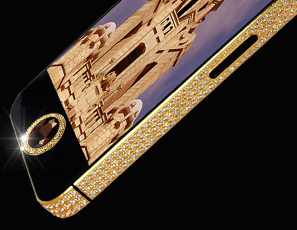 The worlds most expensive iPhone 5 worth $15 million sports a large flawless black diamond