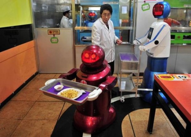 restaurant-atendido-robots3